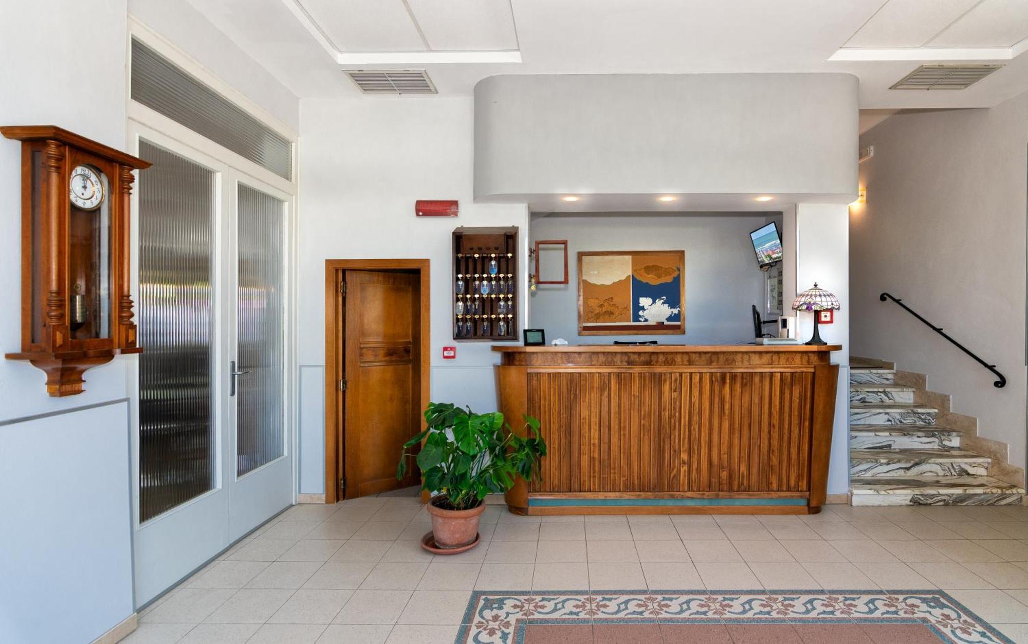 Hotel Apuana Marina di Pietrasanta Exteriér fotografie