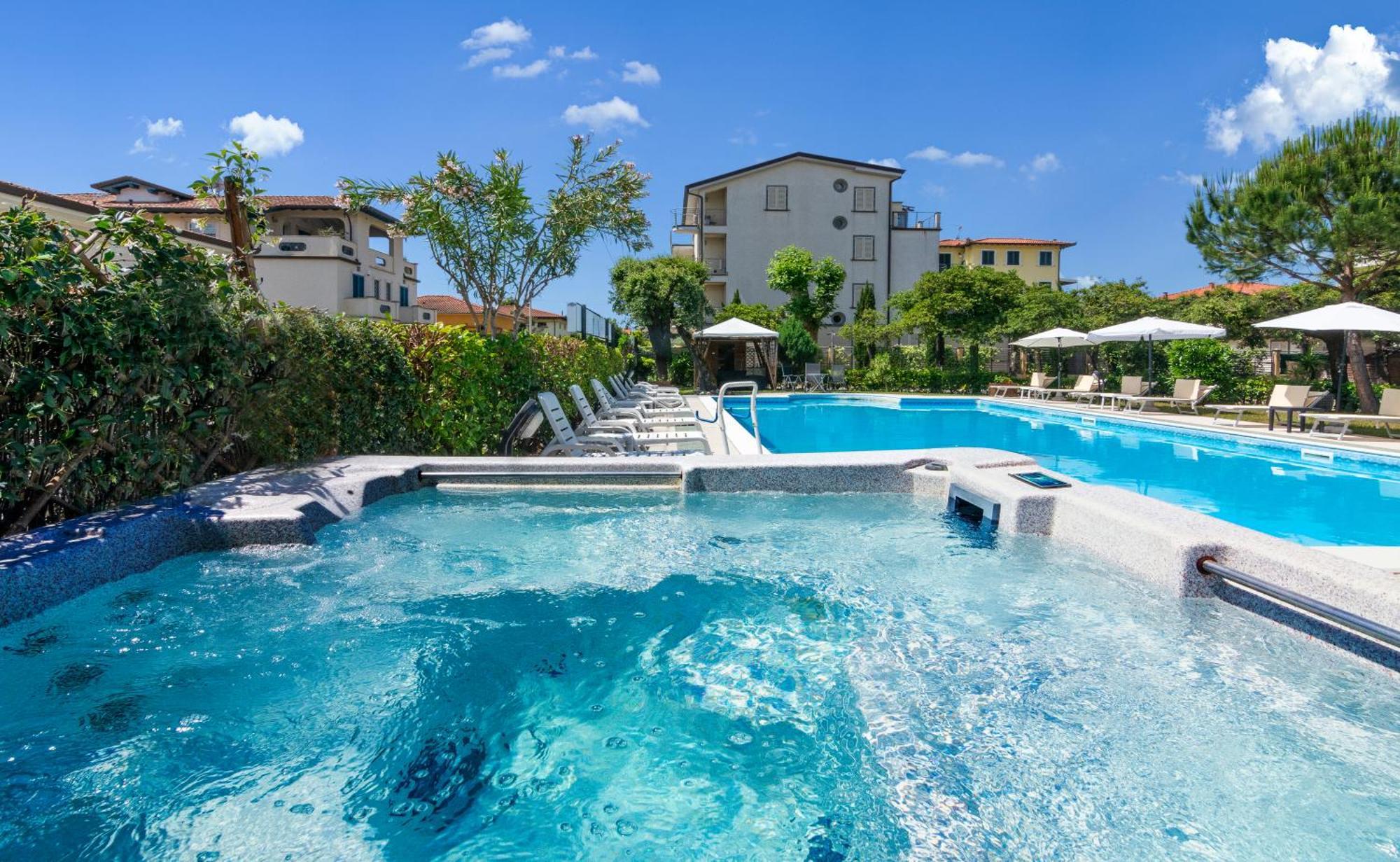 Hotel Apuana Marina di Pietrasanta Exteriér fotografie
