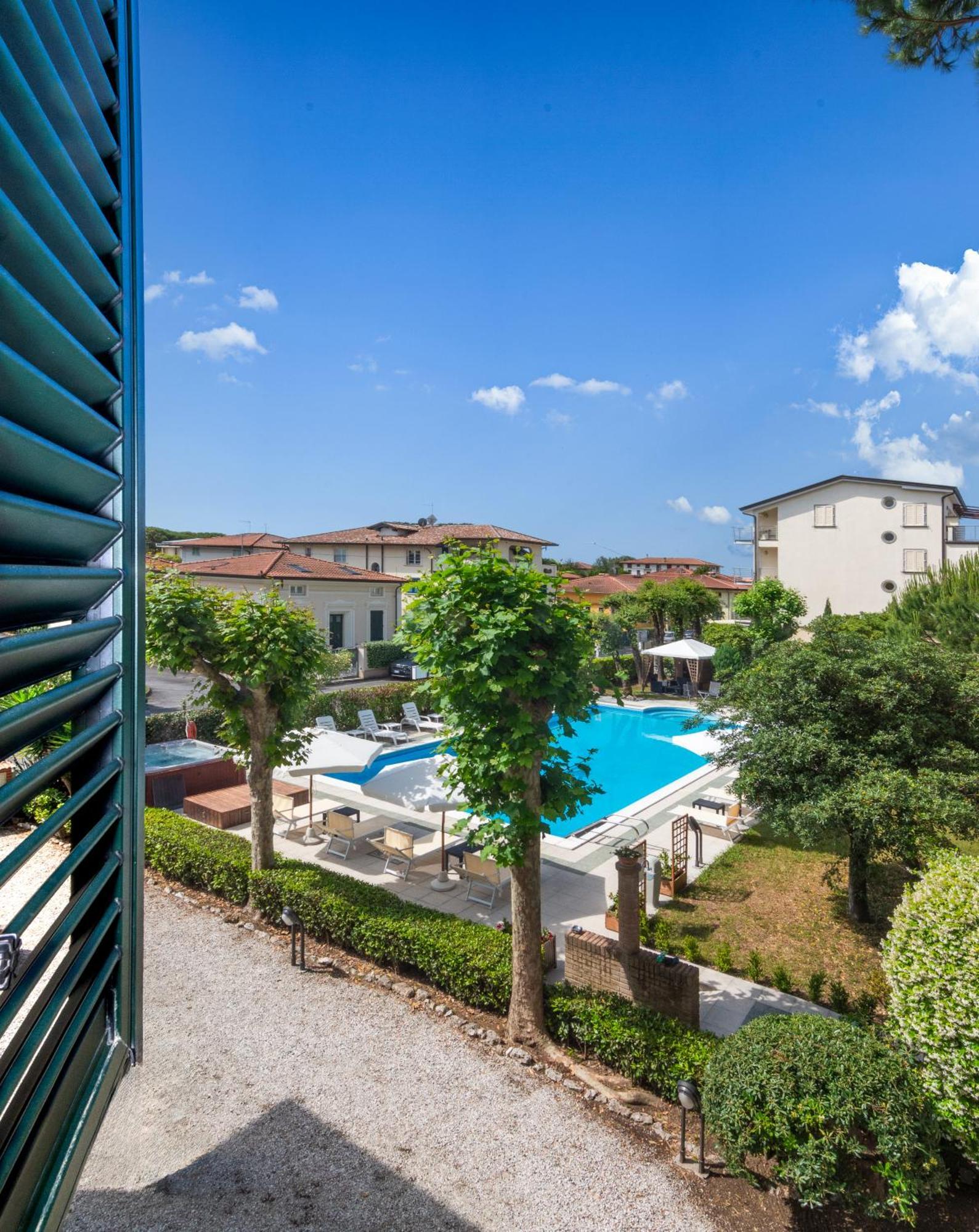 Hotel Apuana Marina di Pietrasanta Exteriér fotografie