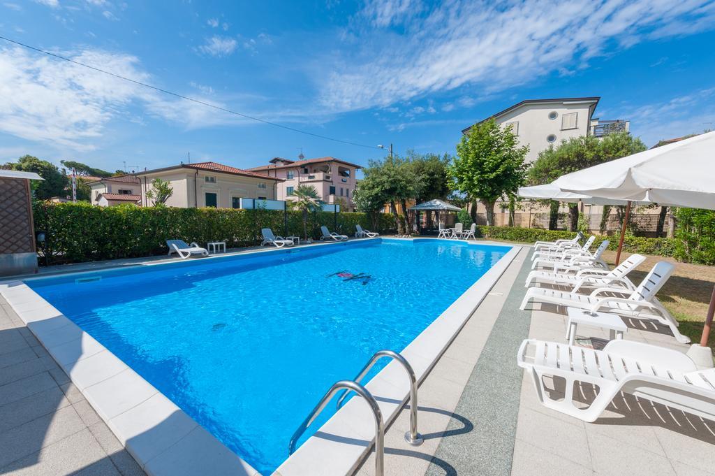 Hotel Apuana Marina di Pietrasanta Exteriér fotografie