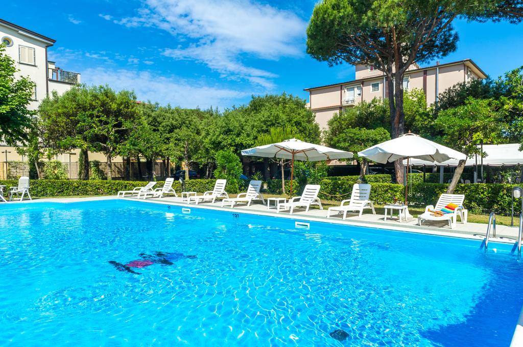 Hotel Apuana Marina di Pietrasanta Exteriér fotografie